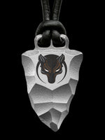 Laden Sie das Bild in den Galerie-Viewer, Faustkeil Wolf