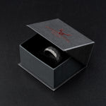 Laden Sie das Bild in den Galerie-Viewer, Titan Ring gehämmert, facettiert