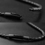 Laden Sie das Bild in den Galerie-Viewer, Geflochtene Lederkette 4mm in schwarz mit Kipphebelverschluss aus Edelstahl