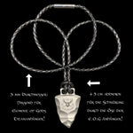 Laden Sie das Bild in den Galerie-Viewer, aufgerollte-leder-kette-geflochten-mit-3mm-durchmesser-in-schwarz-mit-edelstahl-bajonett-verschluss-passend-für-herren-schmuck-mit-titan-faustkeil-anhänger-und-instruktionen