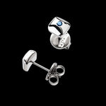 Laden Sie das Bild in den Galerie-Viewer, Ein Paar Titan Ohrstecker in Form einer hochglanzpolierten Route mit blauen Saphiren