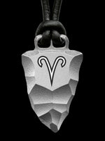 Laden Sie das Bild in den Galerie-Viewer, Faustkeil Sternzeichen Widder
