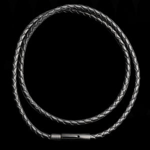 Braided leather necklace with bayonet lock