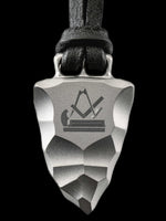Load image into Gallery viewer, Faustkeil Titan Anhänger mit Schreiner Zunft Wappen von Element of Gods
