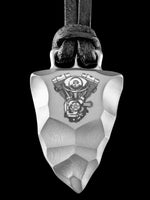 Load image into Gallery viewer, Faustkeil Titan Anhänger mit TwinCam Motor Design von Element of Gods
