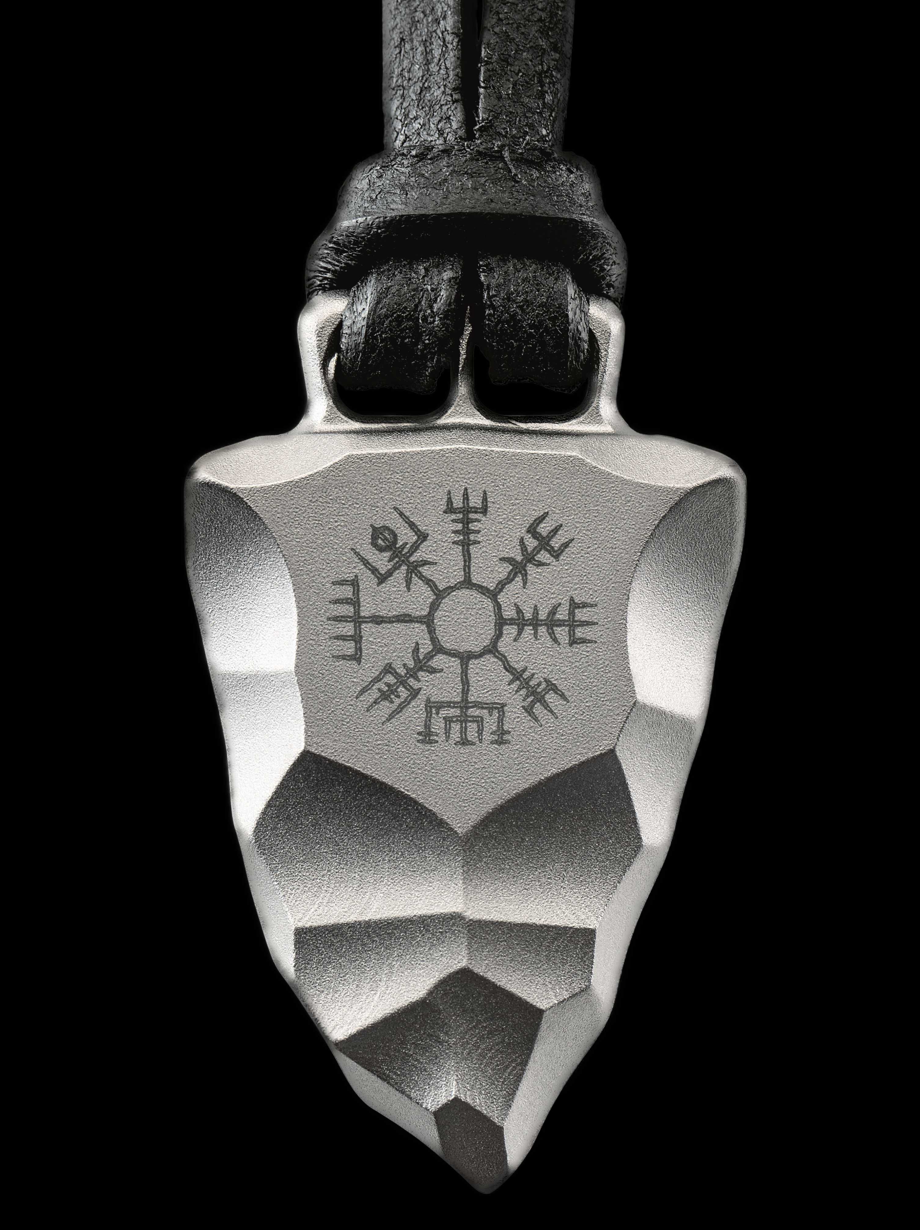 Faustkeil Titan Anhänger mit Vegvisir Design von Element of Gods